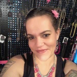 Meet your Posher, Damaris